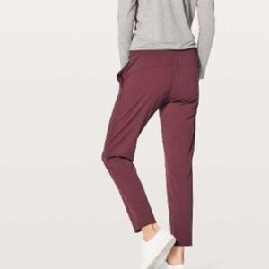 LULULEMON On The Fly Pant Maroon Burgundy Redwood Size 2